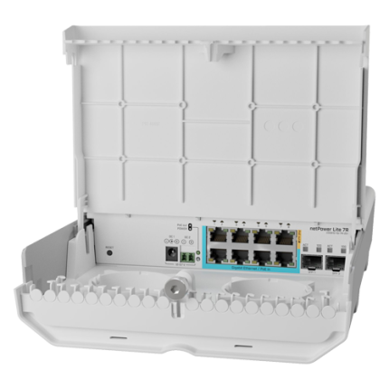 Smart Switch outdoor, 8 x Gigabit (7 PoE in), 2 x SFP+ 10Gbps - Mikrotik